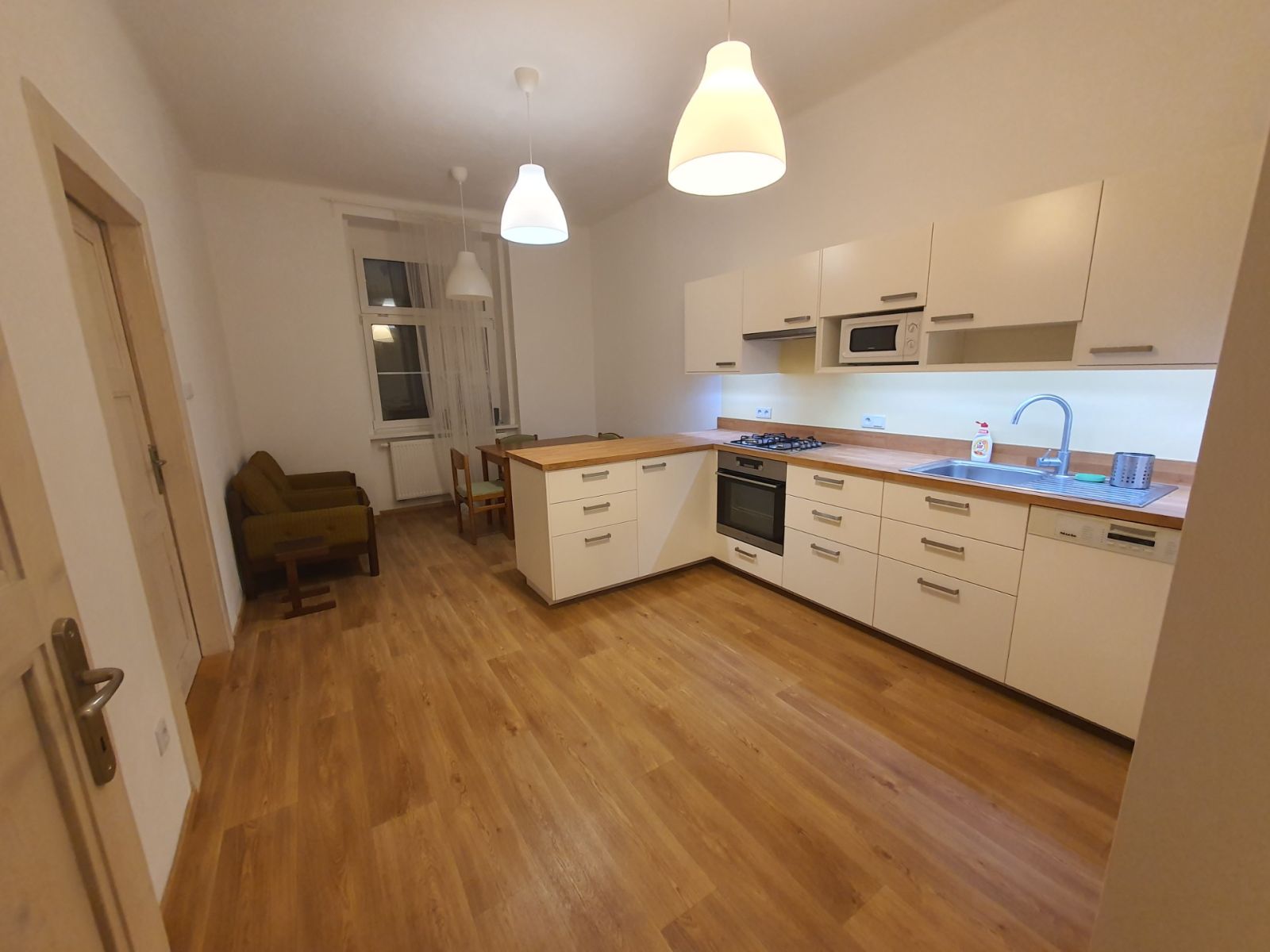 Byt 2kk Dělnická, Praha - Holešovice - Pronájem - Sovedel Reality